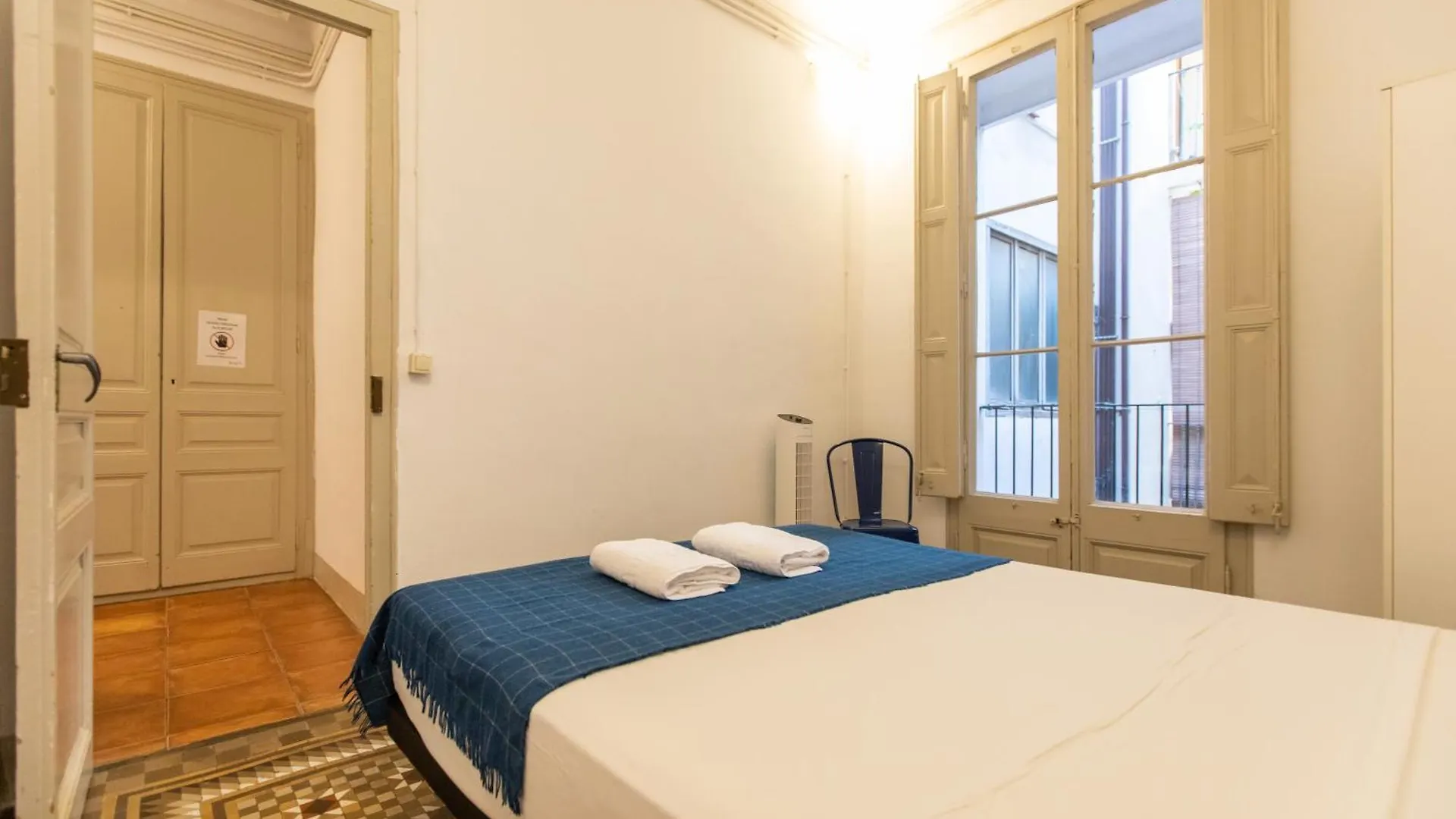 B21-Apartamento Modernista Para Grupos Barcelona Apartment