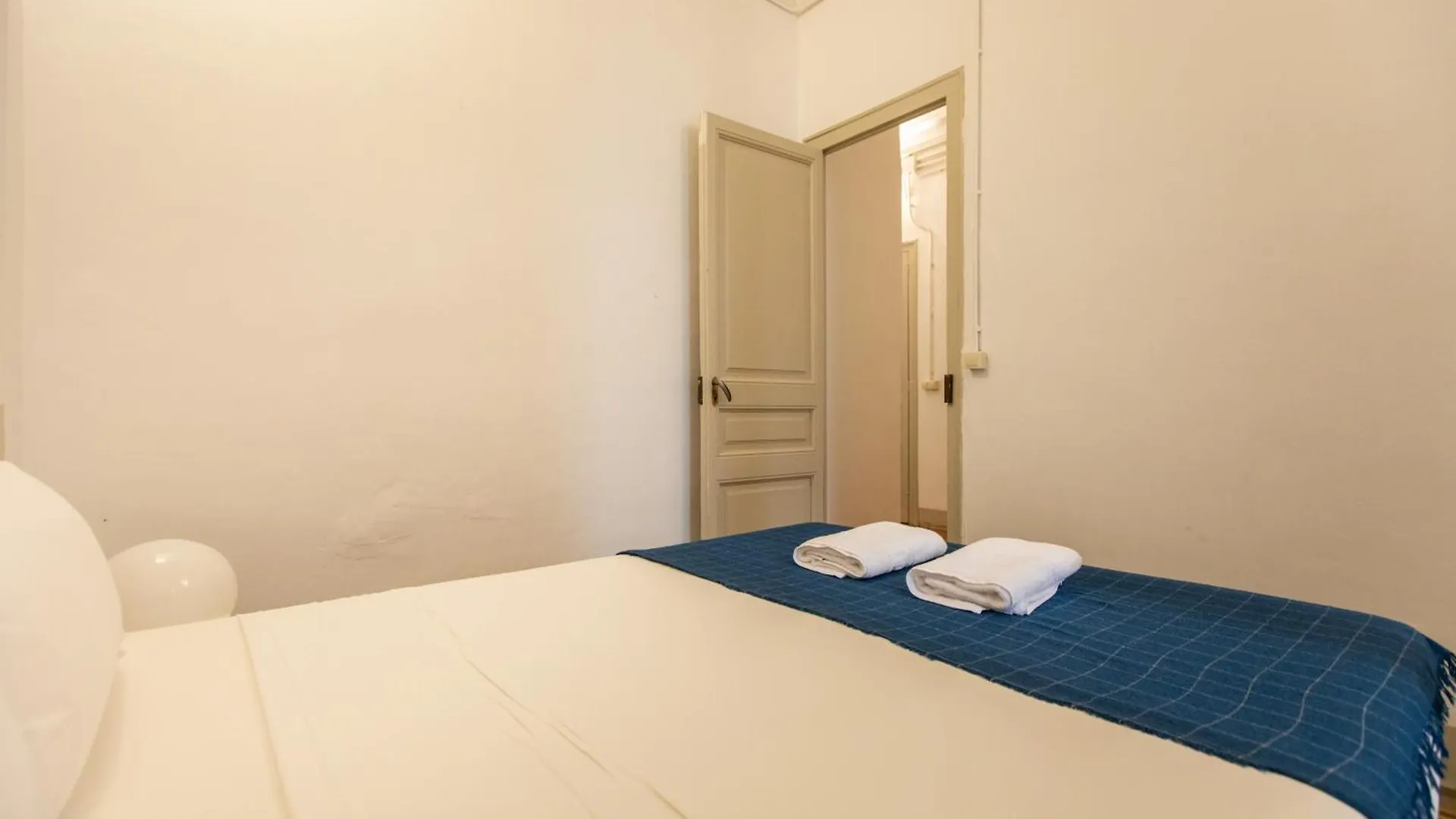 Apartment B21-Apartamento Modernista Para Grupos Barcelona Spain
