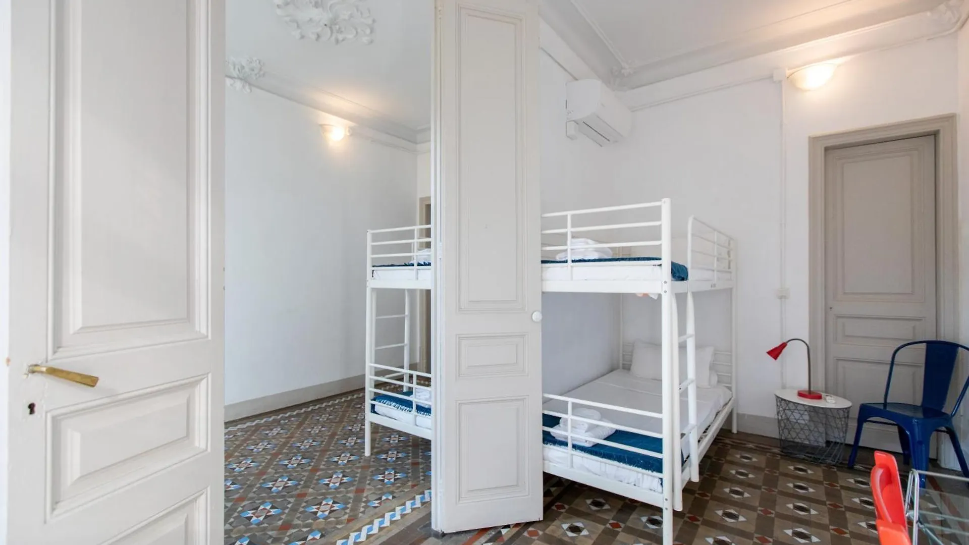 B21-Apartamento Modernista Para Grupos Barcelona