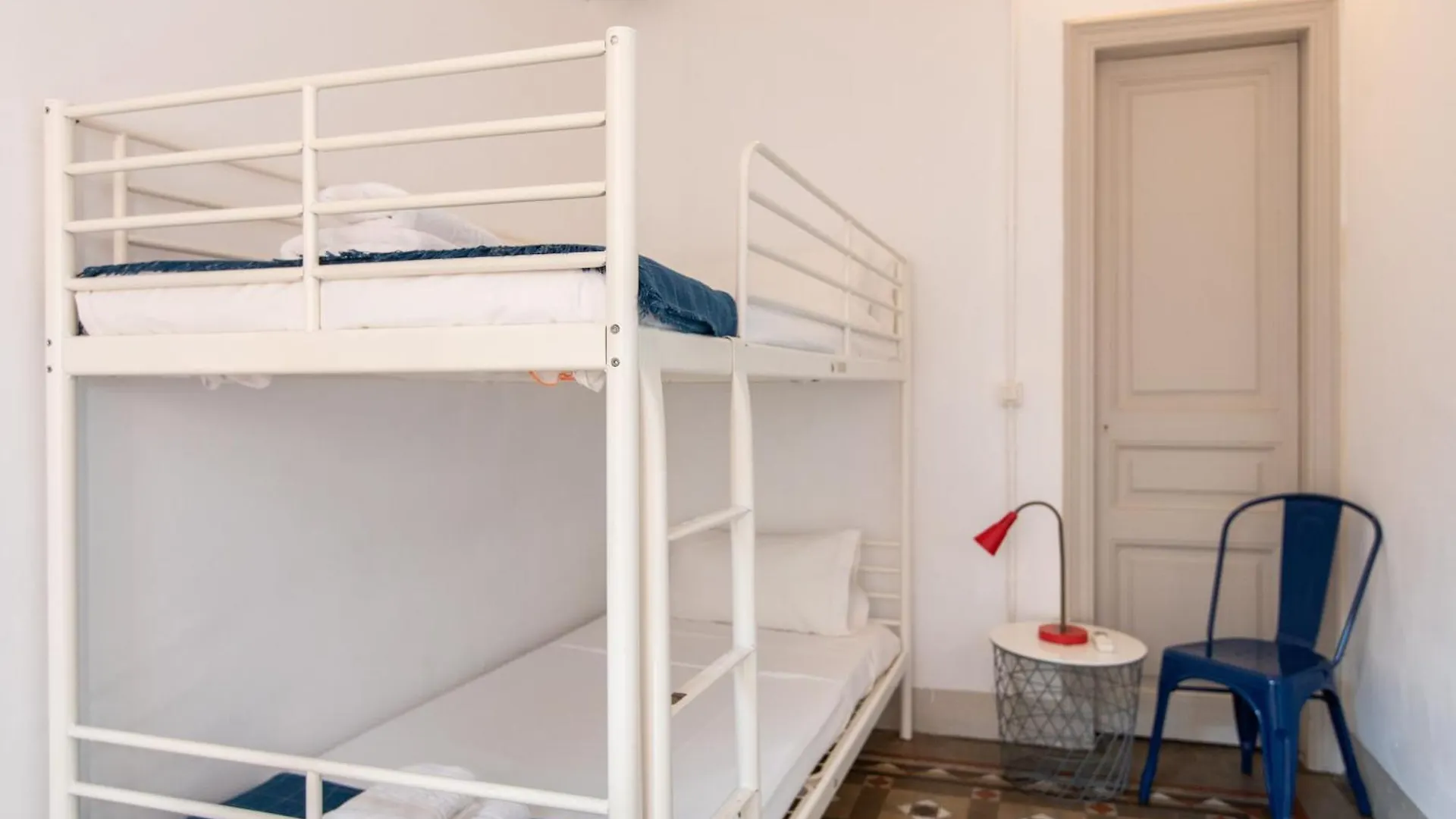 B21-Apartamento Modernista Para Grupos Barcelona