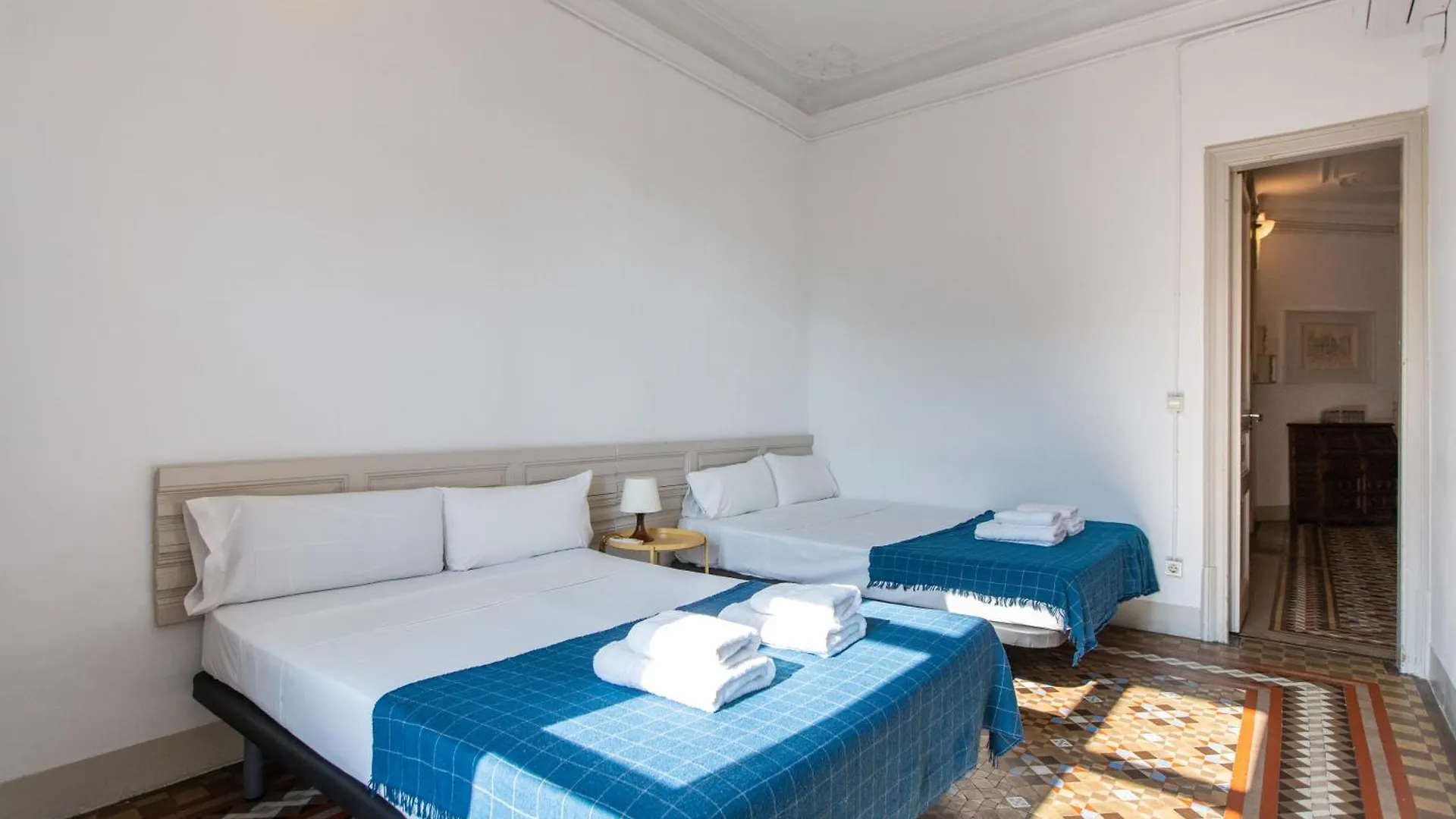 B21-Apartamento Modernista Para Grupos Barcelona 0*,