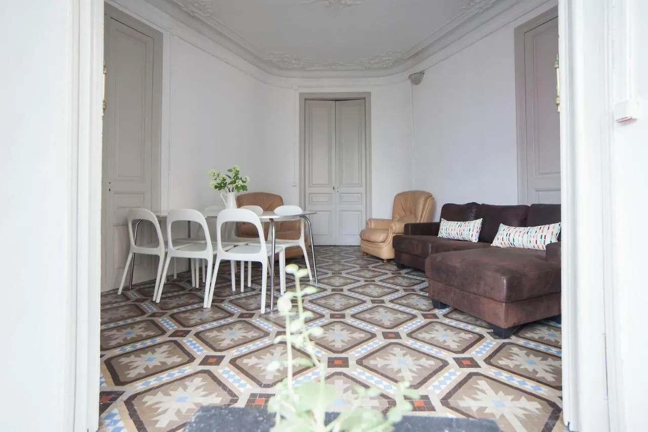 B21-Apartamento Modernista Para Grupos Barcelona