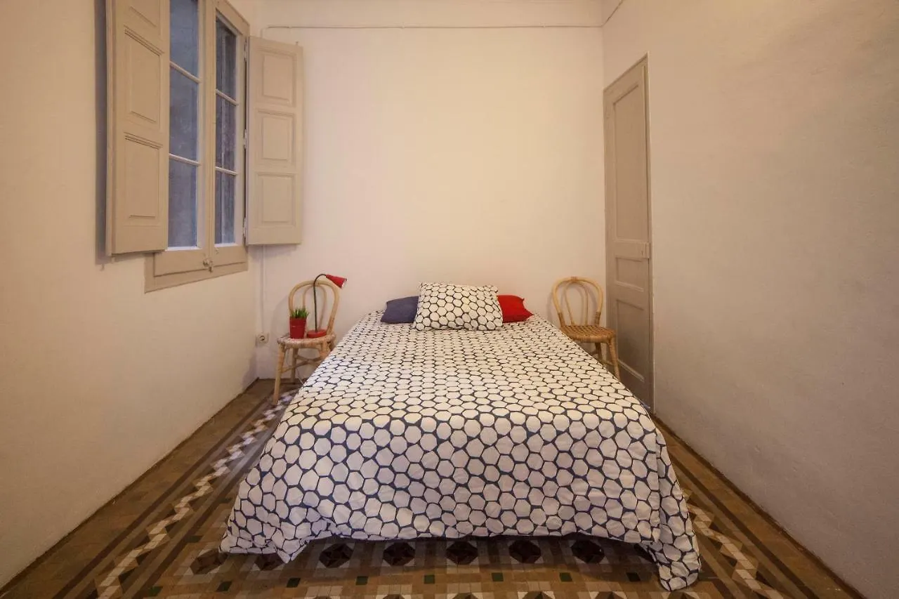 B21-Apartamento Modernista Para Grupos Barcelona 0*,  Spain